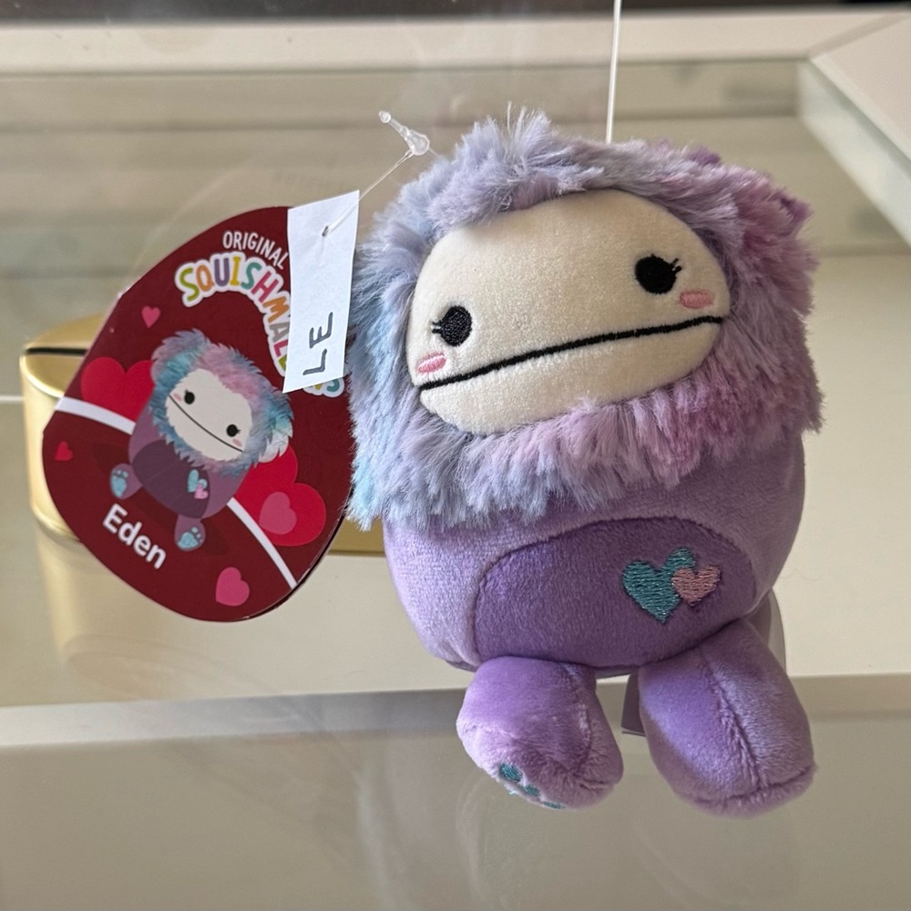 Eden Clip Squishmallow (US LE)